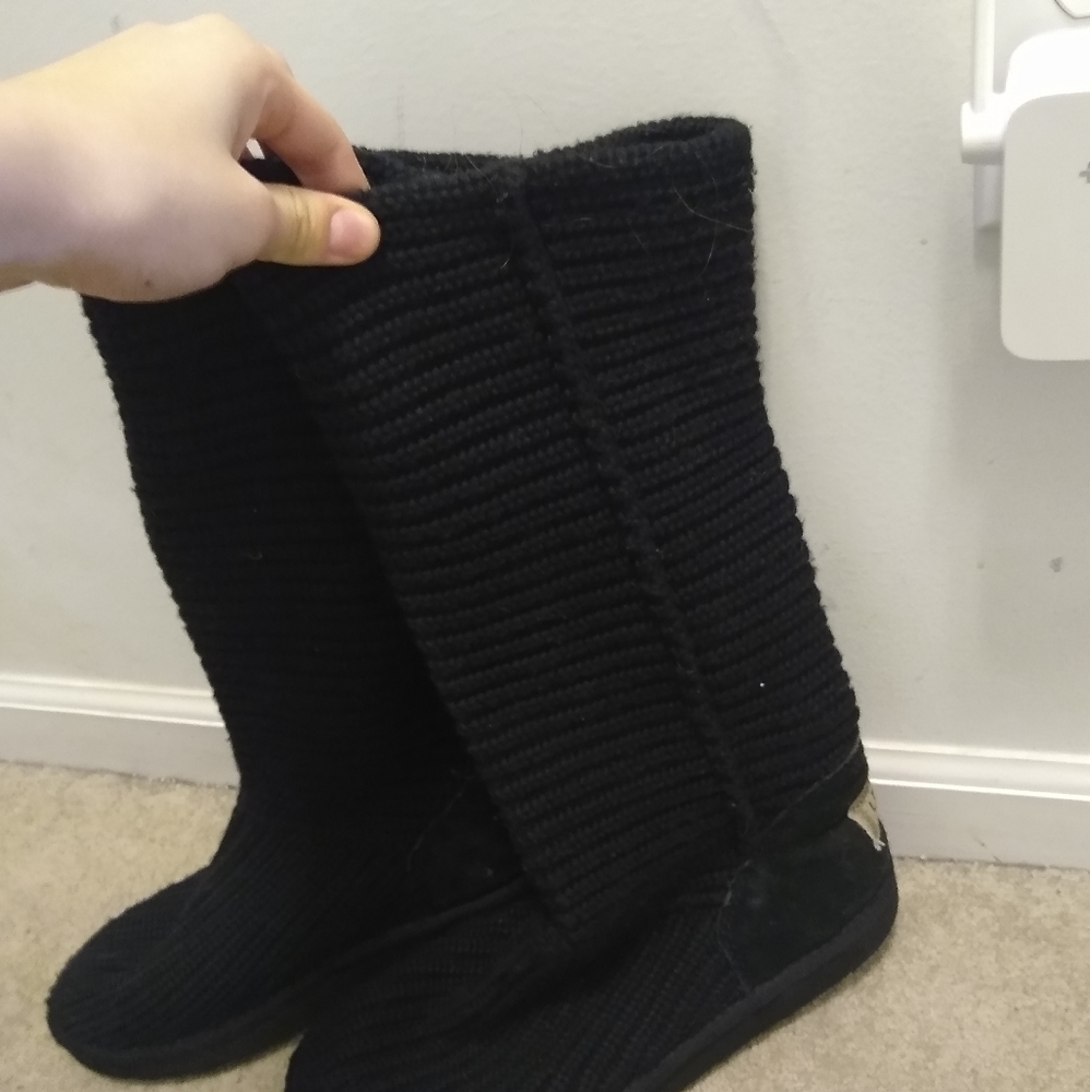 Size 9 black uggs